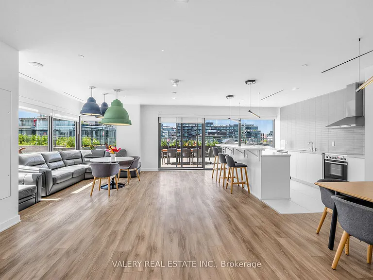 39 Niagara St #125 — Photo 32