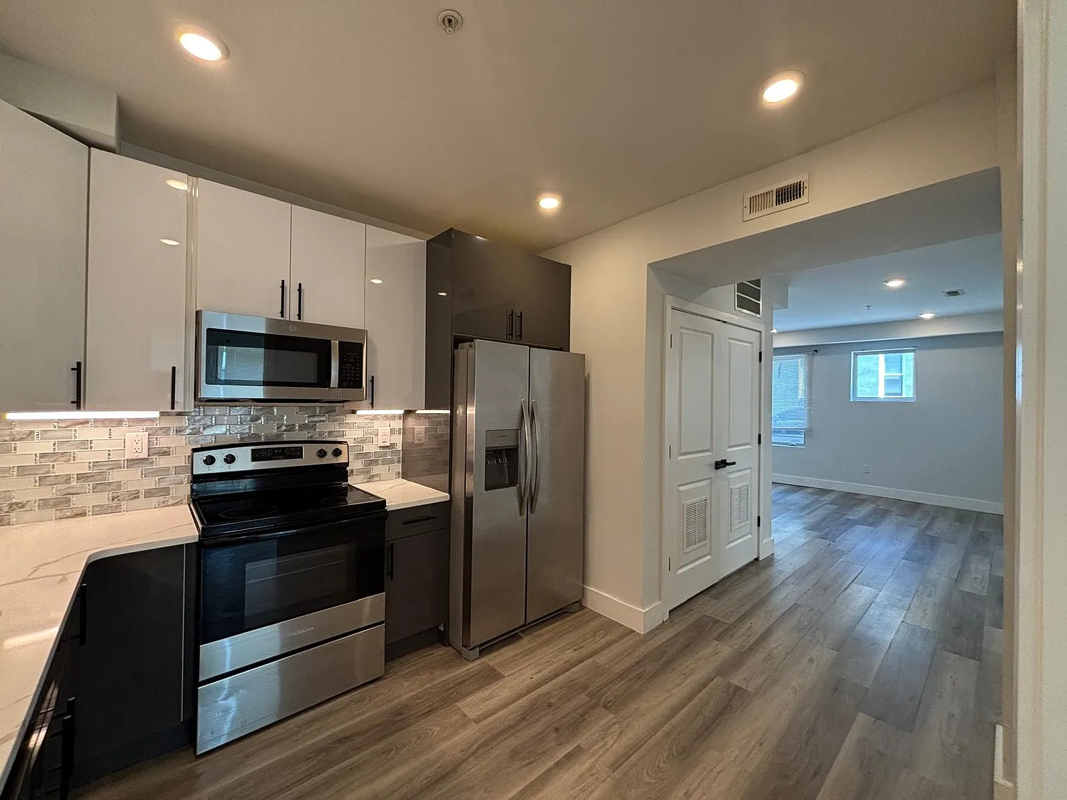 2 bed, 750 sqft, $1,700 — Photo 1