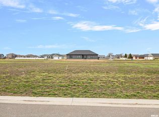 409 Manor Hill Dr, Chatham, IL
