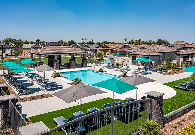 Vlux at Queen Creek — Photo 3