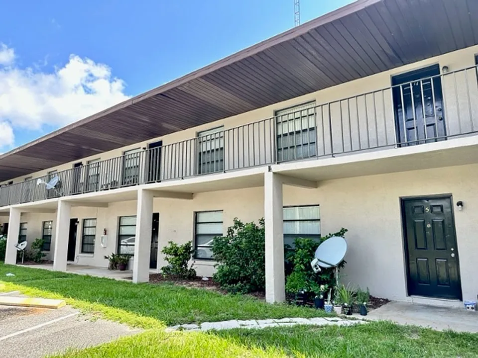 2111-2117 Citrus Blvd