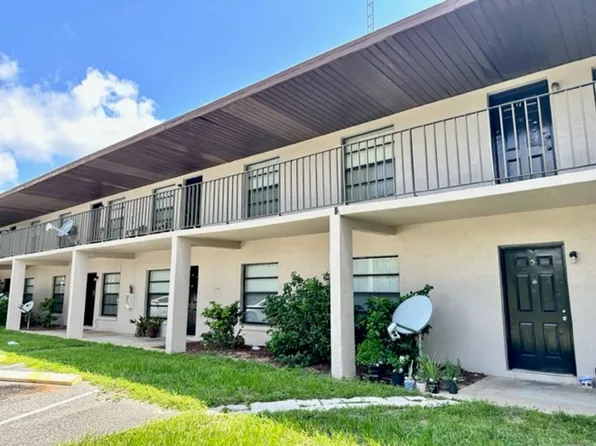 Cottoms Plaza Residential, 2111-2117 Citrus Blvd #2117-5, Leesburg, FL 34748