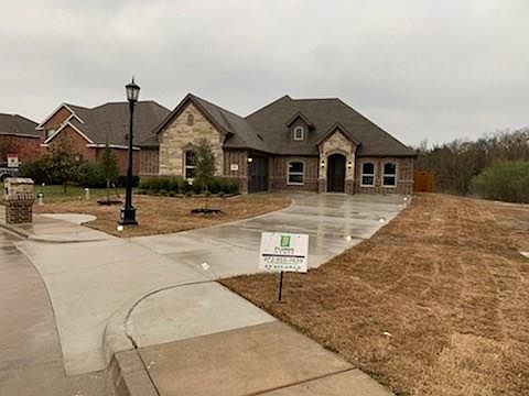 2nd image of 101 Hickory Creek Dr