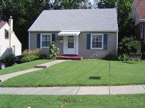 1st image of 9223 Delphine Ave