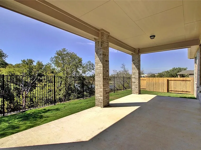 113 Meadow Wood Cv — Photo 27