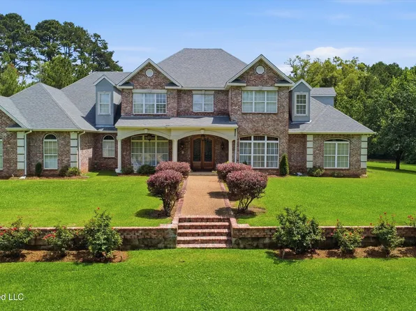 2044 Elizabeth Chapman Dr, Jackson, MS 39212