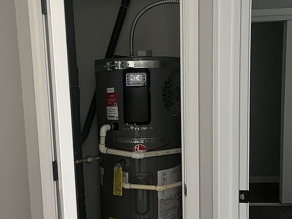 5th image of 677 Merlot Ct #679