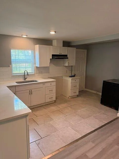 3 bed, 2.0 bath, 1391 sqft, $1,945 — Photo 2