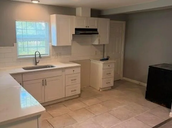 3211 Retta St, Houston, TX 77026