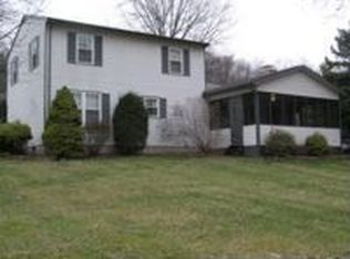 35 Meadowbrook Dr, Selinsgrove, PA 17870