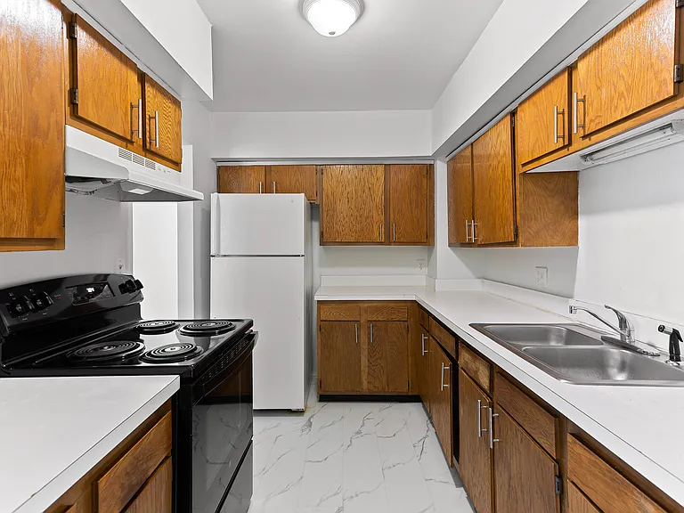 221 N Normal St — Photo 8