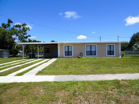 2nd image of 109 NE Estia Ln