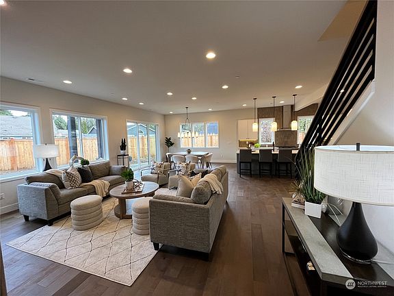 2nd image of 13722 90th Avenue NE