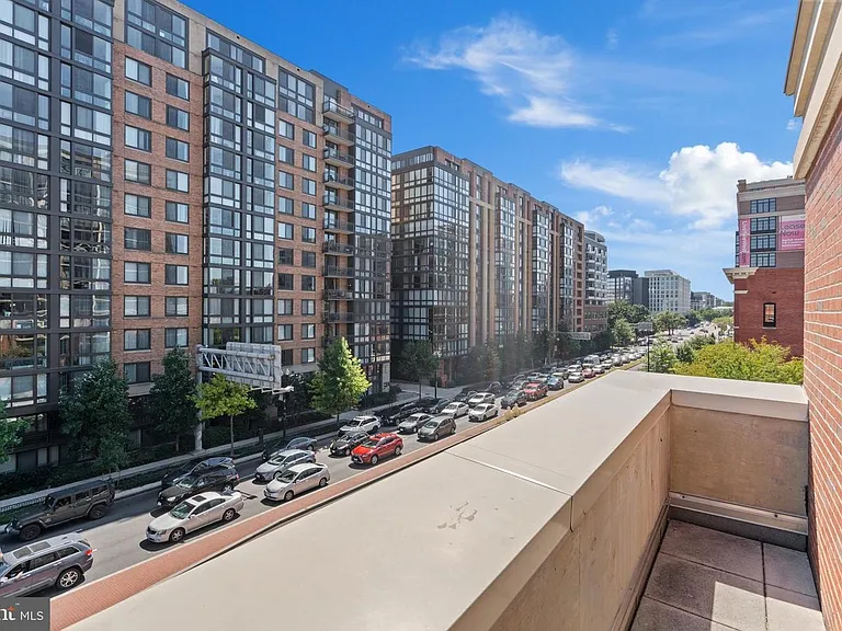 437 New York Ave NW #418 — Photo 12