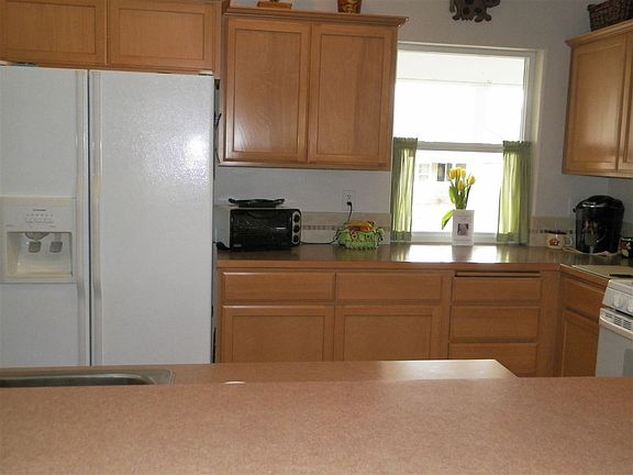 5th image of 830 N Tanglewood Ln