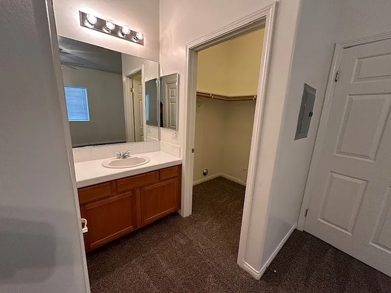 706 Orchid Dr — Photo 9