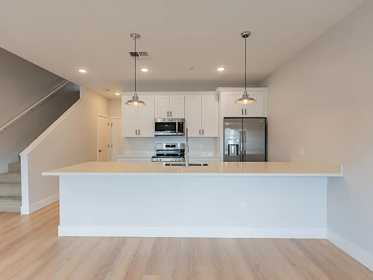 3301 N 18th St — Photo 59