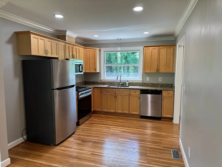 5015 Manuel Dr — Photo 12