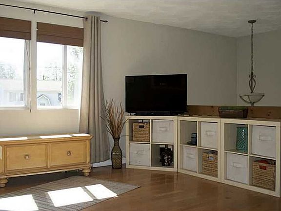 5th image of 11 Kings Forest Ln