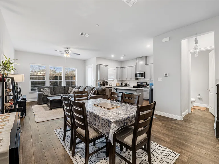 620 Hutchinson Ln — Photo 3