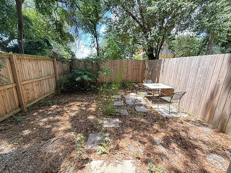 4237 Barnwell St — Photo 4