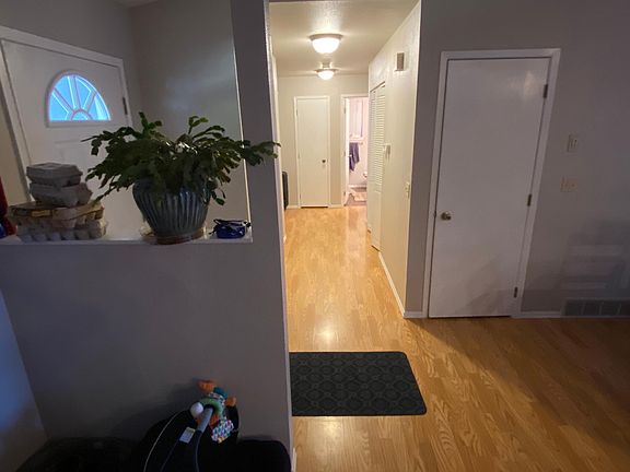 4th image of 610 E Jade Dr