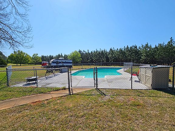4th image of 8369 Graves Hwy
