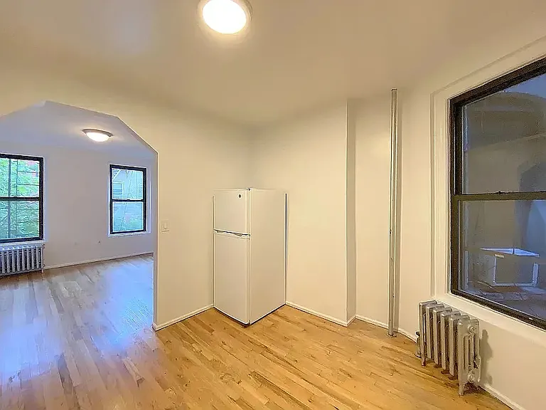 311 E 76th St #4 — Photo 5