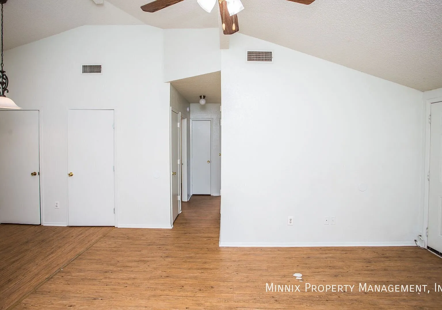 2 bedroom | 130 N. Troy #A — Photo 4