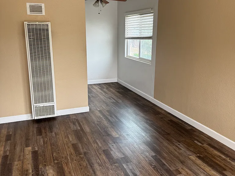 423 W Ramona Dr #423 — Photo 2