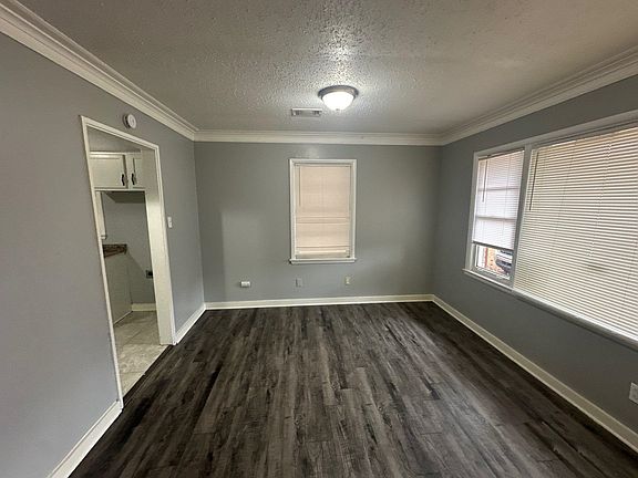 3rd image of 3342 Ashland St