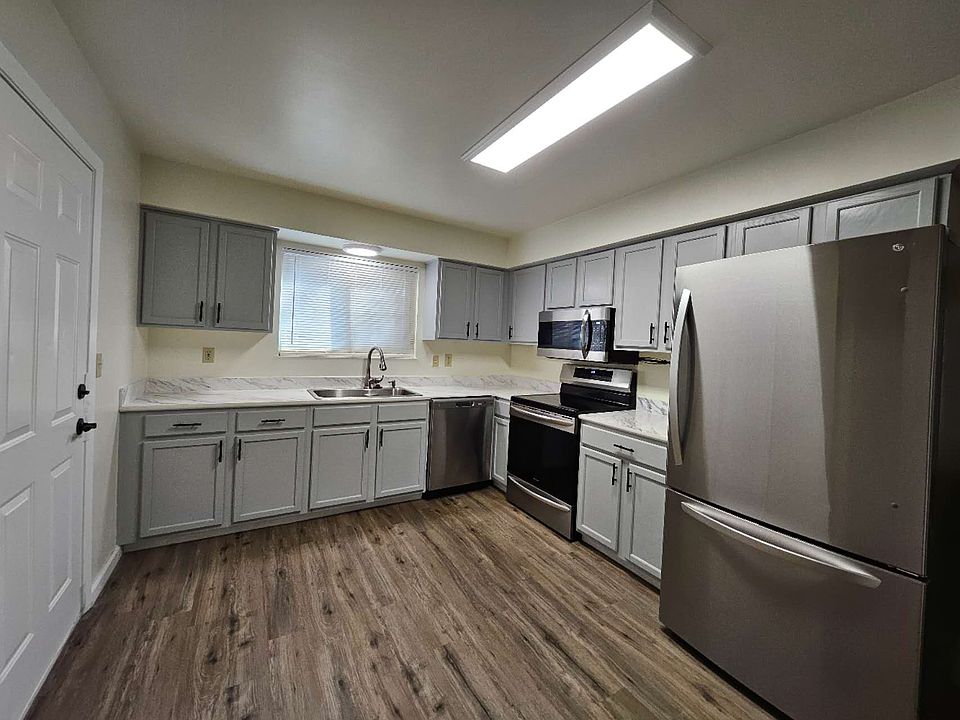 1st image of 3737 Larch Ave #2