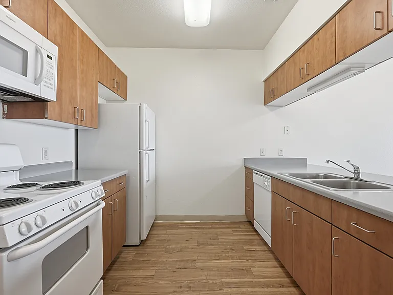 Pinecrest Apartments — Photo 30