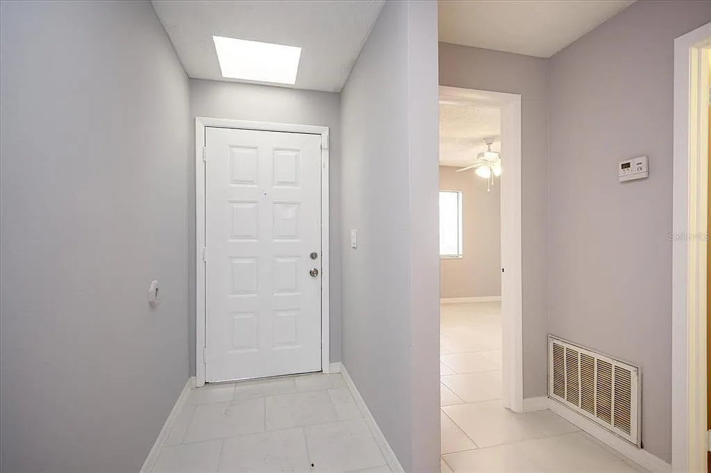 2 bed, 2.0 bath, 1106 sqft, $2,000 — Photo 2