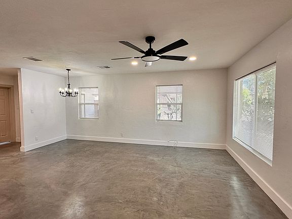 4th image of 4020 N 33rd St