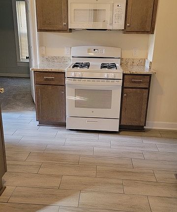 4th image of 2433 N Cramer St