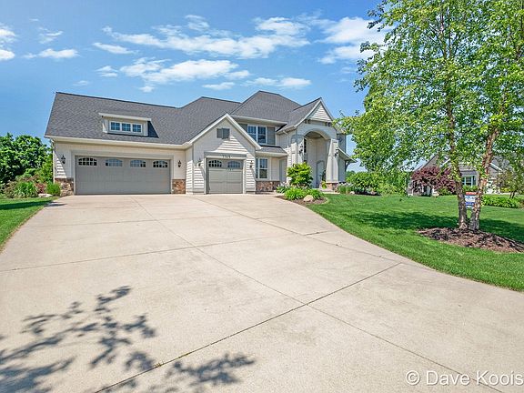 3rd image of 7769 Harmony Cove Ct SE