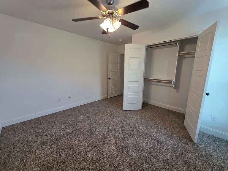 2405 Graham Ln — Photo 17