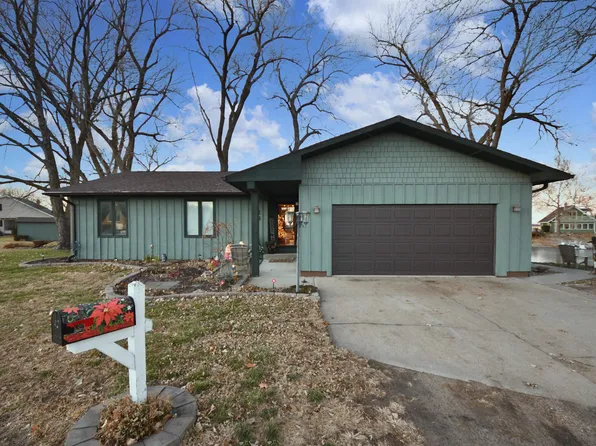 23 El Charman Lake Pl, Gibbon, NE 68840