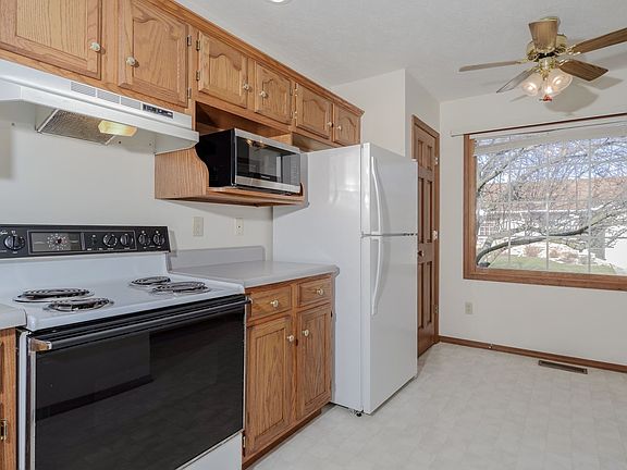 5th image of 1221 Eastport Dr APT A