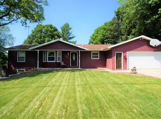 2391 Bauer Rd, Jenison, MI 49428