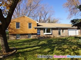 2566 Sunbow Ln, New Brighton, MN 55112