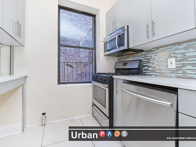 1621 Park Pl #3F — Photo 3