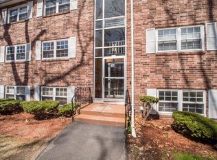 61 Farrwood Ave APT 9, North Andover, MA 01845