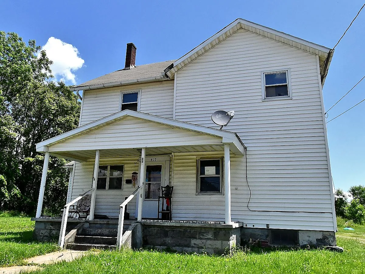 5 bed, 2188 sqft, $1,400 — Photo 2
