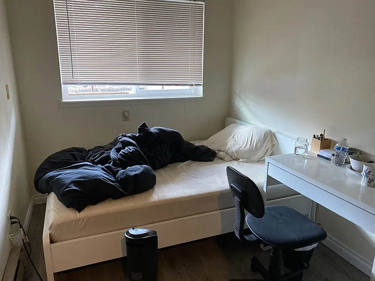 Adams Court Apartments — Photo 101