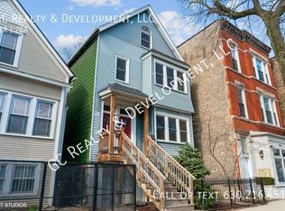 1028 W Roscoe St #2, Chicago, IL 60657