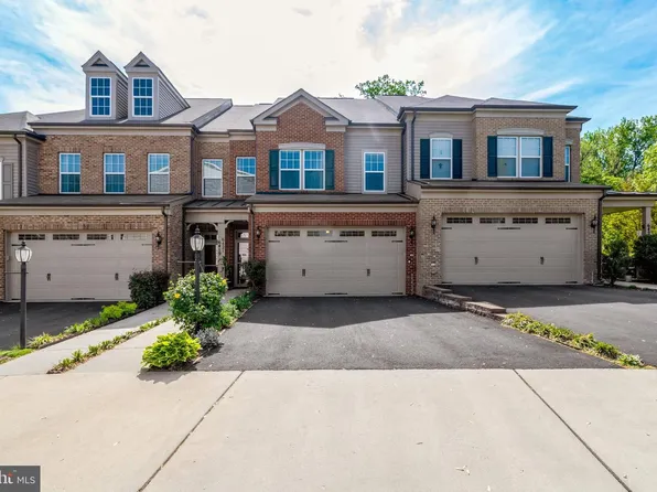 6421 Beatles Ln, Alexandria, VA 22310