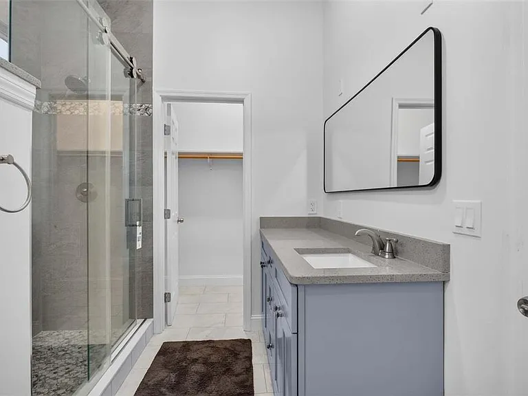3022 W Douglas St — Photo 9
