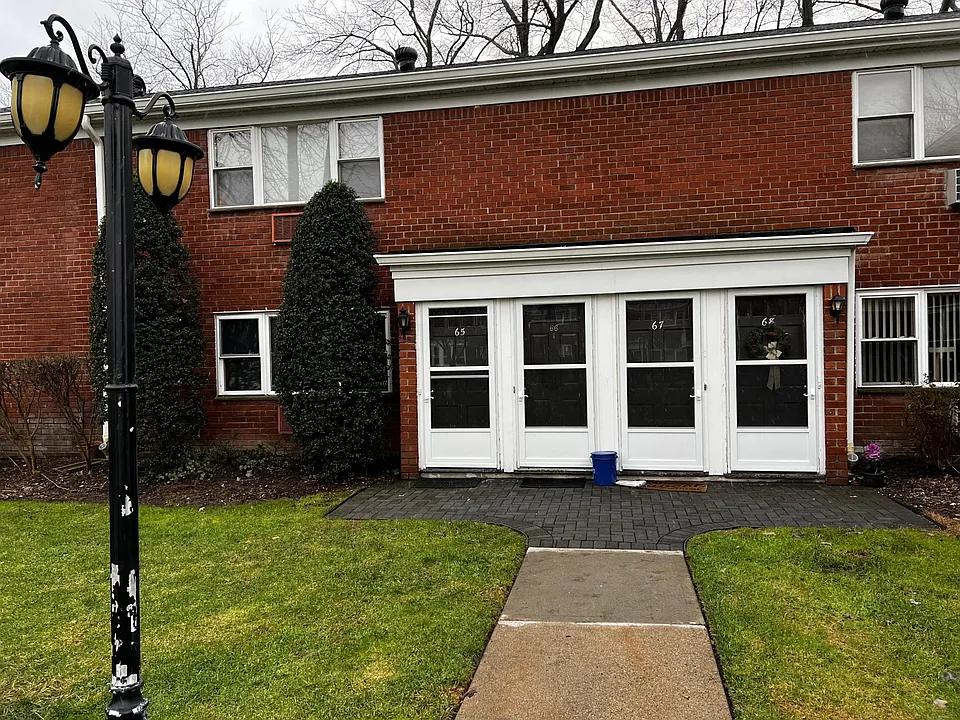 65 Regency Park #65